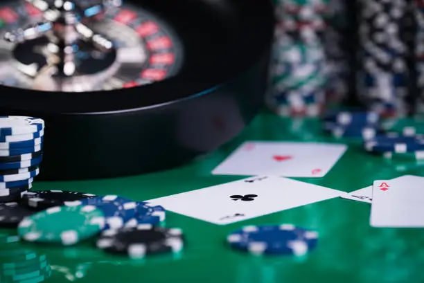 Antarmuka aplikasi kingdomtoto 4d menampilkan pasar sportsbook dan permainan kasino langsung